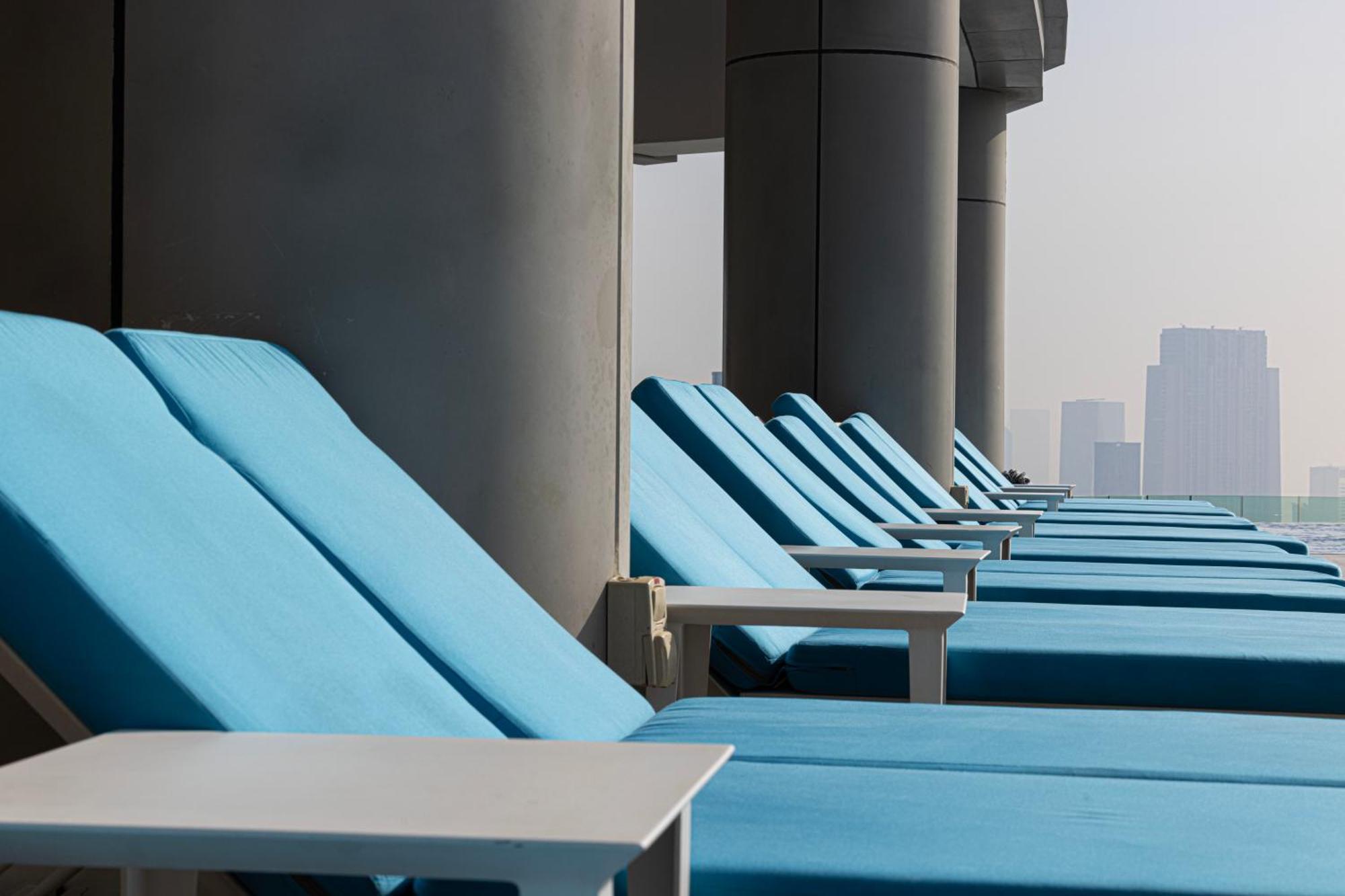 Paramount Midtown, Infinity Pool, Burj Skyline Views Lägenhet Dubai Exteriör bild